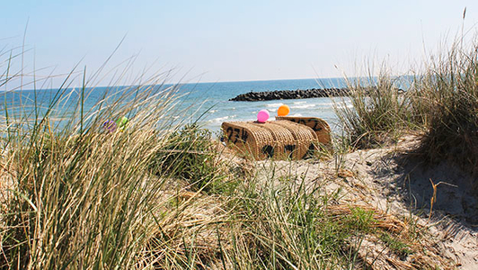 Strandkorb am Meer