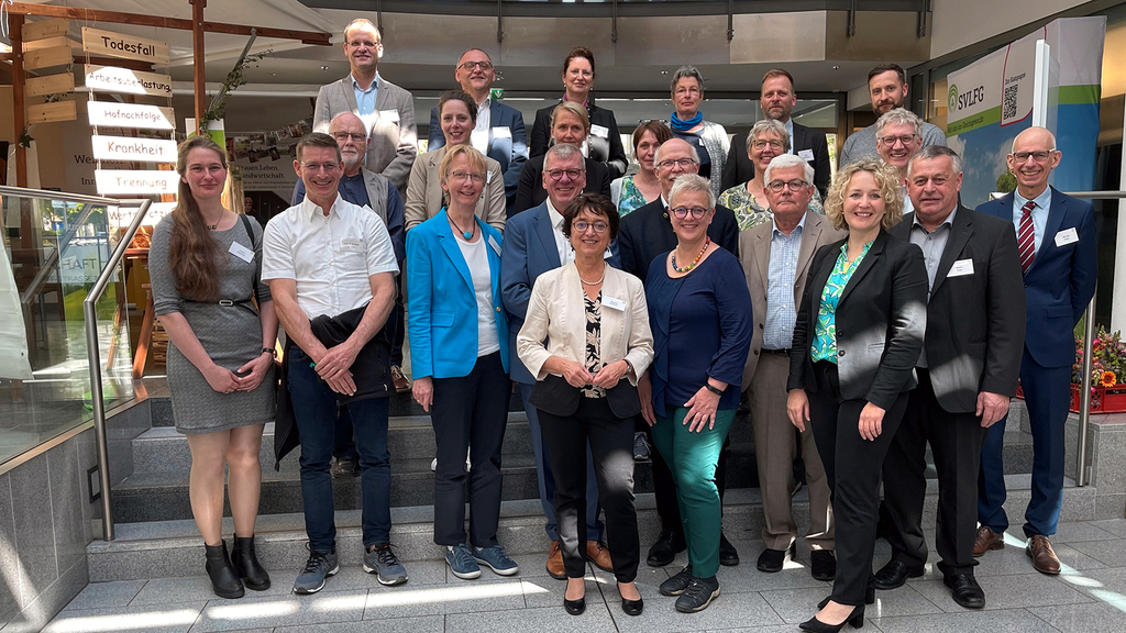Vergrößerung des Bildes für Gruppenfoto der Die Referentinnen und Referenten des Symposiums..