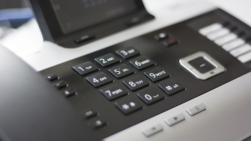 Telefon Tastatur: Warnung vor Betrugsanrufen