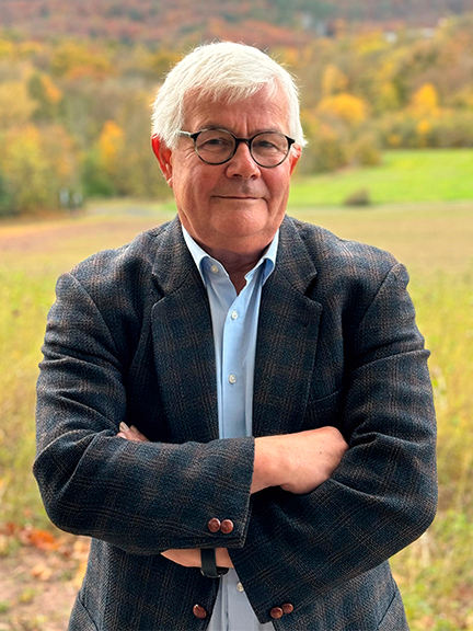 Vergrößerung des Bildes für Martin Empl im Porträt, im Hintergrund ein Feld.