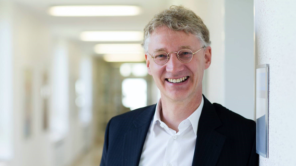 Vergrößerung des Bildes für Porträtfoto Prof. Dr. phil. Hugo Mennemann.