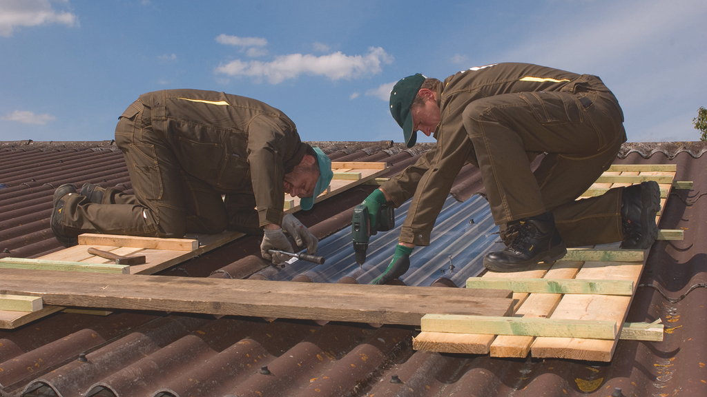 Vergrößerung des Bildes für Arbeiten auf Faserzementplatten dürfen nur auf lastverteilenden Belägen 
durchgeführt werden..