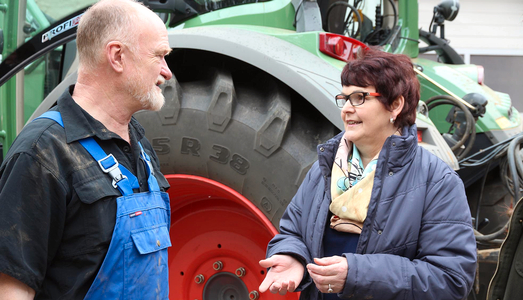 Mann und Frau im Gespräch 