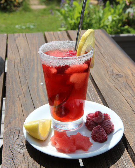 Vergrößerung des Bildes für Früchtetee mit Melone und Beeren.