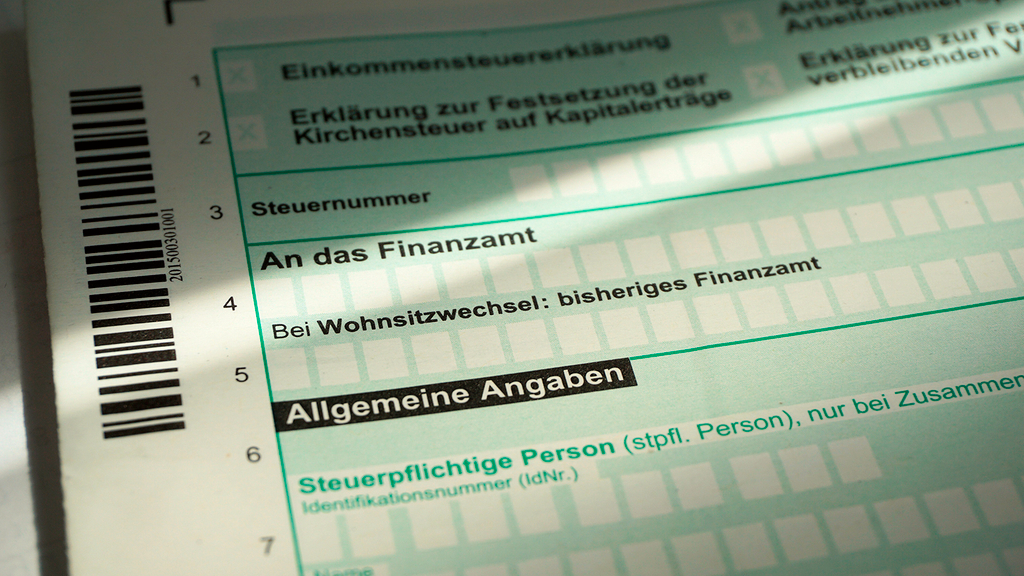 Vergrößerung des Bildes für Formular einer Steuererklärung.