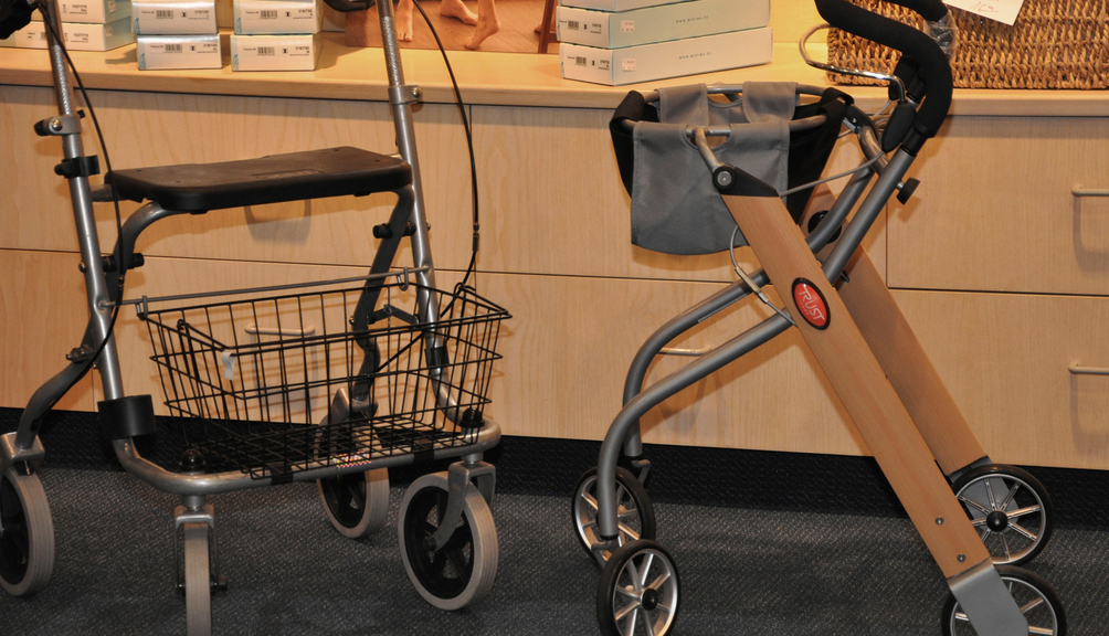 Vergrößerung des Bildes für Foto: Zwei Rollatoren im Fachhande.