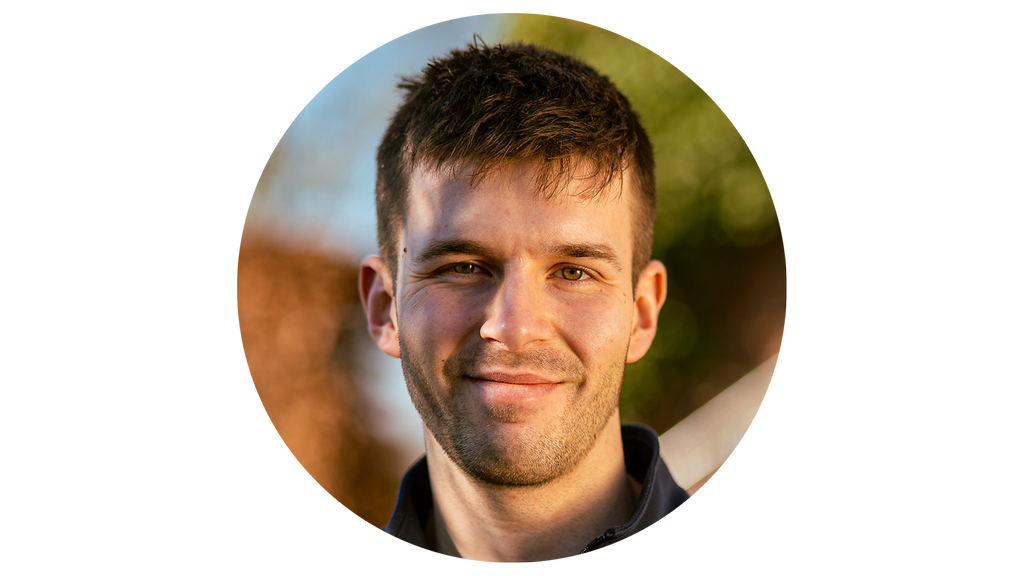 Vergrößerung des Bildes für Unternehmer Marius Wichmann im Porträt.